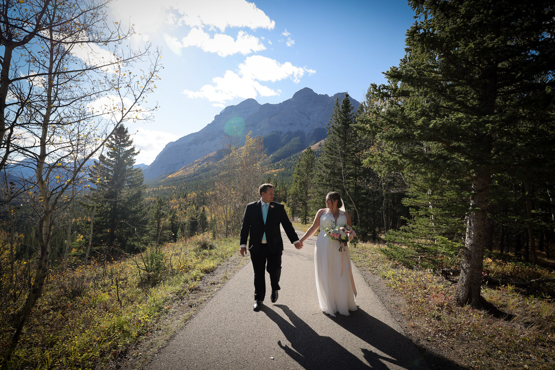 bride and groom get married in the fall in Kananaskis
